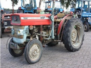 Massey Ferguson 152 - Farm tractor