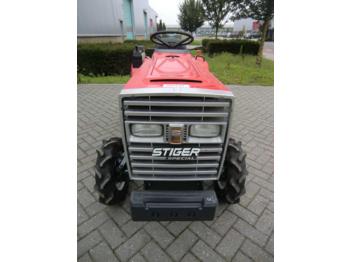 Shibaura P17F 4x4 Wie NEU / Like N - Farm tractor