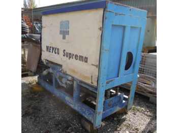 Concrete pump truck MEYCO Suprema: picture 1