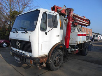 Concrete pump truck Mercedes-Benz 1213: picture 1