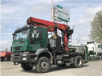 Forestry trailer Iveco Trakker 4x4 190 T 38 4x4 Holzkran: picture 1