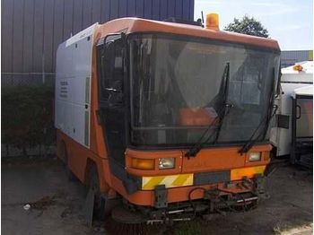 RAVO 5002 - Road sweeper