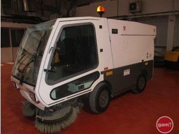 Road sweeper TENNANT A60: picture 1
