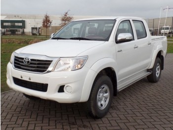 New Car Toyota Hilux 2.5 DLX: picture 1