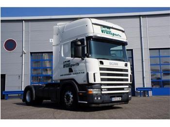 Tractor unit Scania 124-420 good for Iraq: picture 1