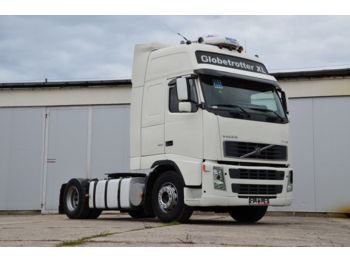Tractor unit VOLVO FH12 420 Globetrotter XL