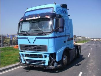 Tractor unit Volvo FH 12 6X2/4 460 HK (DAMAGED): picture 1