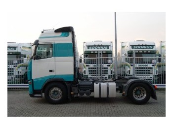 Tractor unit Volvo FH 400 GLOBETROTTER: picture 1