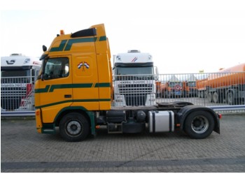 Tractor unit Volvo FH 440 GLOBETROTTER XL: picture 1
