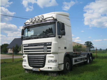 Cab chassis truck DAF XF 105: picture 1