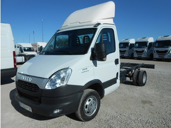 Cab chassis truck IVECO DAILY 35C15: picture 1