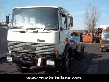 Cab chassis truck Iveco 330 30 H 6x4: picture 1