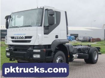 New Cab chassis truck Iveco AT190T38H TRAKKER: picture 1