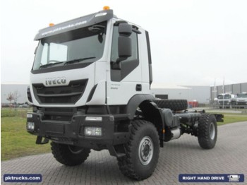 New Cab chassis truck Iveco Trakker AD190T38WH: picture 1