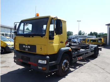 Container transporter/ Swap body truck MAN 18.280 4x2 LL  Umsetzfahrzeug, Rangierfahrzeug: picture 1