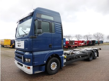Cab chassis truck MAN 26400: picture 1