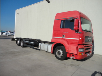 Container transporter/ Swap body truck MAN 26.360: picture 1