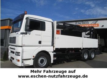 Dropside/ Flatbed truck MAN 26.430 6x4, Atlas 290.A3, 4fach Abstützung: picture 1