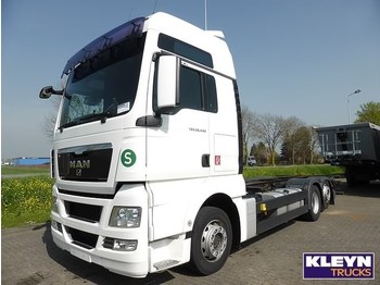 Container transporter/ Swap body truck MAN 26.440 TGX XXL LL EURO 5 MANUAL: picture 1
