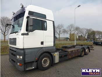 Container transporter/ Swap body truck MAN 26.480 MANUAL: picture 1