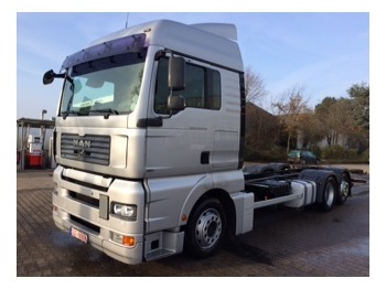 Container transporter/ Swap body truck MAN TGA 24.440 LL 6x2 BDF Fahrgestell EURO / manuelles Getriebe: picture 1