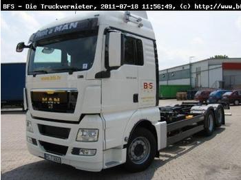 Cab chassis truck MAN TGX 26.440 6x2-2 LL EEV, weiß, ACC: picture 1