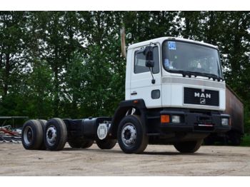 Cab chassis truck MAN ZF 26.272 model 1995 - chassis 6x2: picture 1