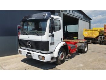 Cab chassis truck Mercedes Benz: picture 1