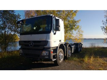 Container transporter/ Swap body truck Mercedes-Benz 3241 8x4: picture 1