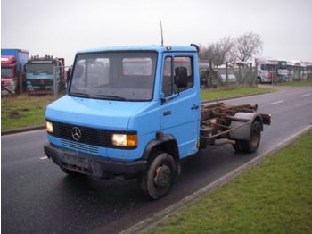 Cab chassis truck Mercedes Benz 711 D. 4X2.: picture 1
