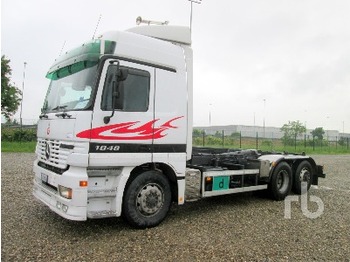Container transporter/ Swap body truck Mercedes-Benz ACTROS 1848 6X2: picture 1