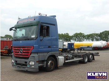 Container transporter/ Swap body truck Mercedes-Benz ACTROS 2546: picture 1