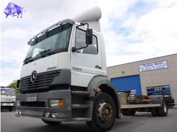 Container transporter/ Swap body truck Mercedes-Benz ATEGO 1828: picture 1
