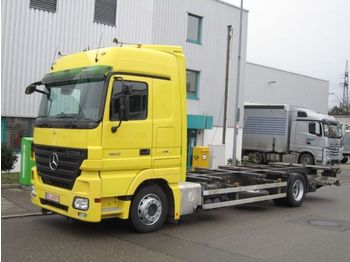 Container transporter/ Swap body truck Mercedes-Benz Actros 1832LL Umzug LBW BDF + See 6-Sitze Megasp: picture 1