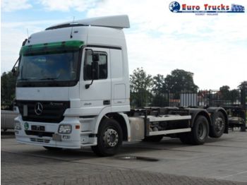 Container transporter/ Swap body truck Mercedes Benz Actros 2541 L 6x2: picture 1
