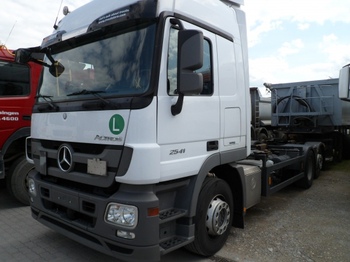Container transporter/ Swap body truck Mercedes-Benz Actros 2541 L 6x2 NLA m. LBW: picture 1