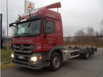 Container transporter/ Swap body truck Mercedes-Benz Actros 2548: picture 1