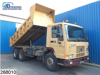Tipper Volvo FL10 320 6x4, Steel suspension