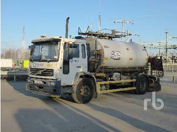 Tank truck for transportation of bitumen VOLVO FL6 4x2: picture 1
