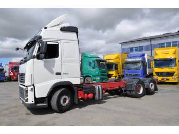 Container transporter/ Swap body truck Volvo FH16 750 Euro 5: picture 1