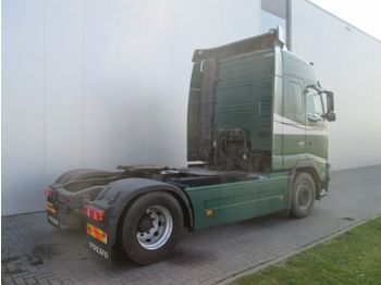 Truck Volvo FH400 4X2 GLOBETROTTER EURO 5: picture 1