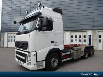 Skip loader truck Volvo FH540 6x2 - Koukkulaite: picture 1