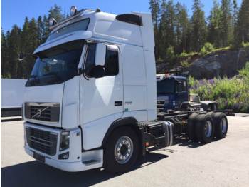 Container transporter/ Swap body truck Volvo FH700 GLOBETROTTER XL 6X4: picture 1