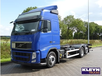 Container transporter/ Swap body truck Volvo FH 13.420: picture 1