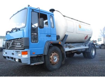 Tank truck Volvo FL 6-175 GAS / LPG: picture 1