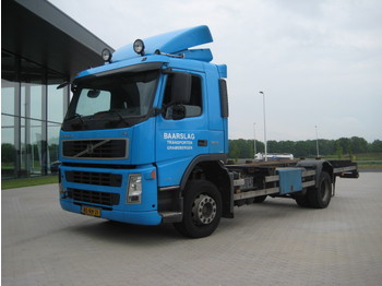 Container transporter/ Swap body truck Volvo FM9.300 4X2 BDF ENGINEDAMAGE: picture 1