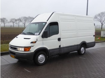 Box van Iveco Daily 35S12V EURO 3: picture 1