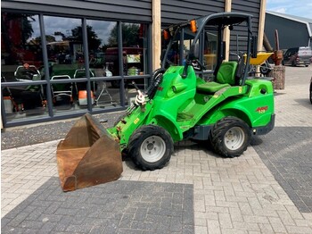 Compact loader AVANT