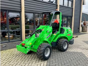 Compact loader AVANT