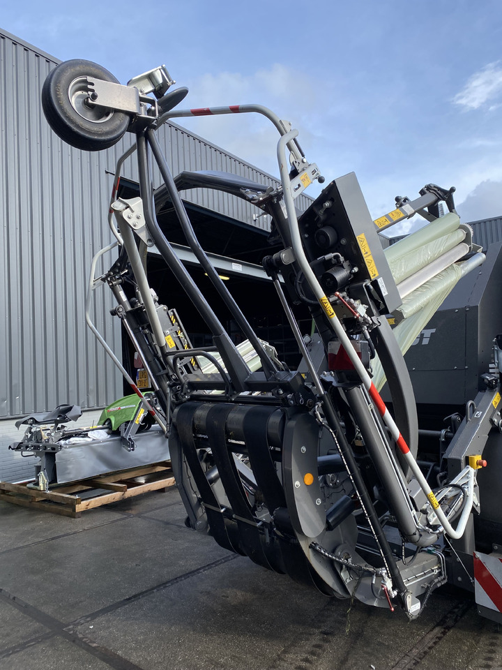 Bale wrapper FENDT Rotana 130F Combi